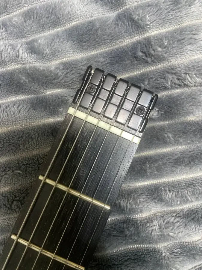 Безголова єлектрогітара 6 струн 8