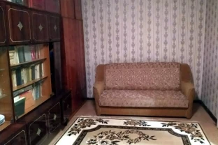 Продается простора 2-кімнатна квартира