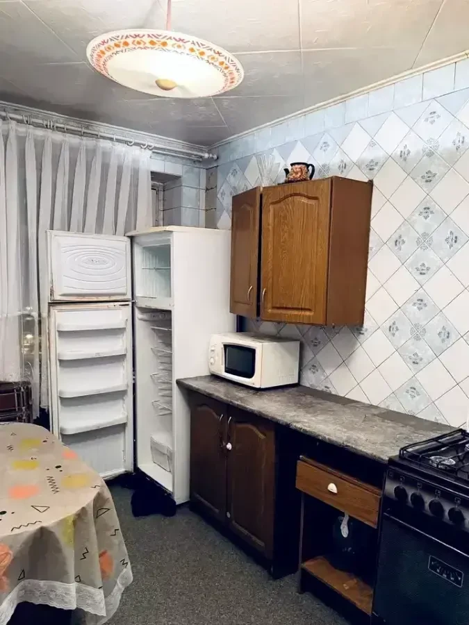 Продаж 1-кімнатної квартири біля метро Лівобережна