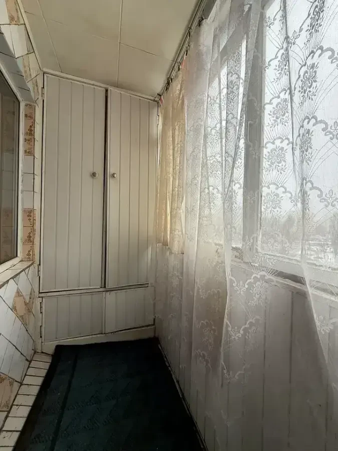 Продаж 1-кімнатної квартири біля метро Лівобережна 9