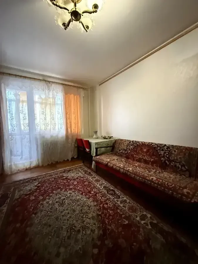 Оренда квартири біля метро Лівобережна 8