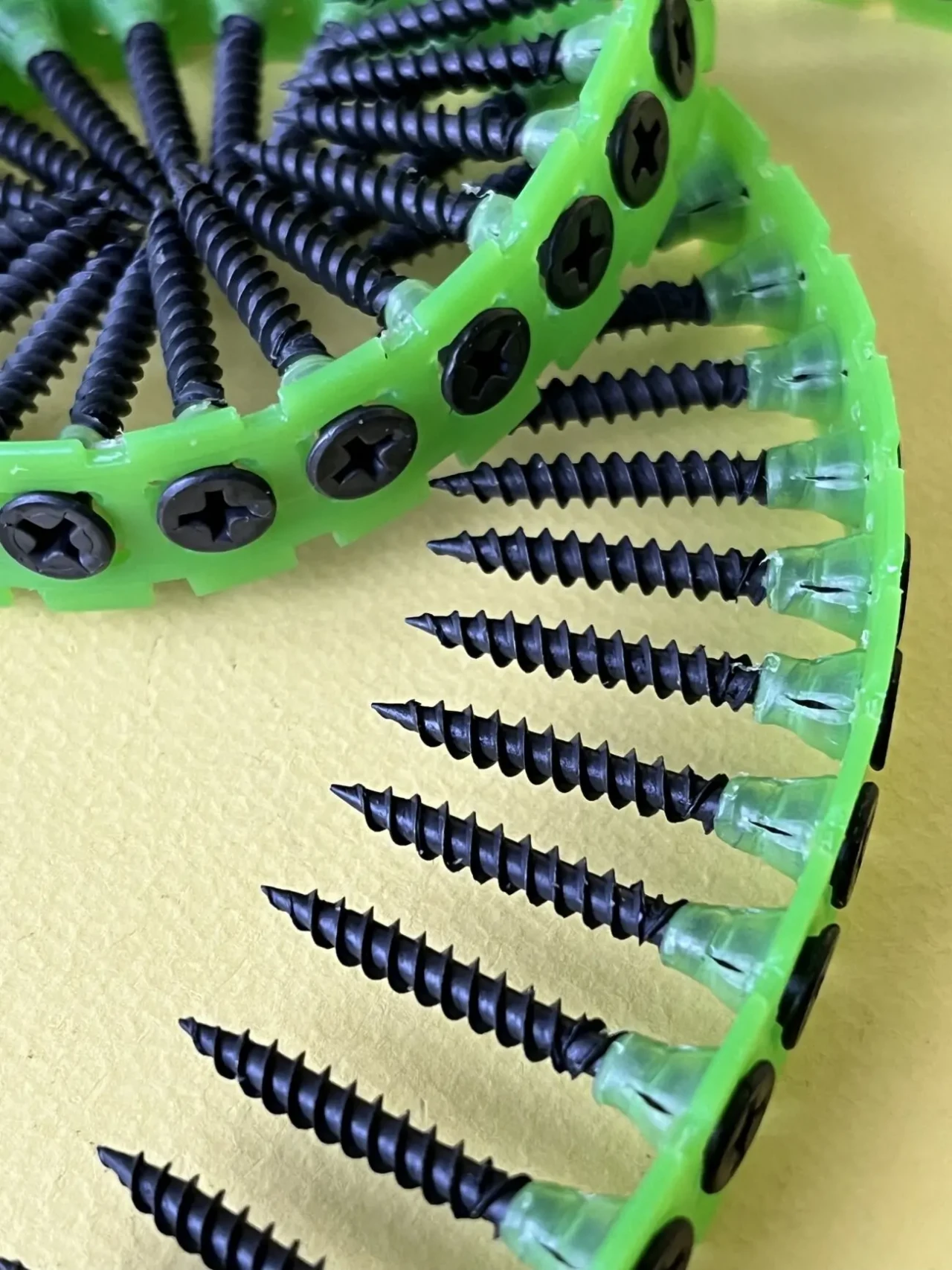 Саморізи на стрічці ESSVE BAND 3,9 на 31 мм для твердого гіпсокартону 6