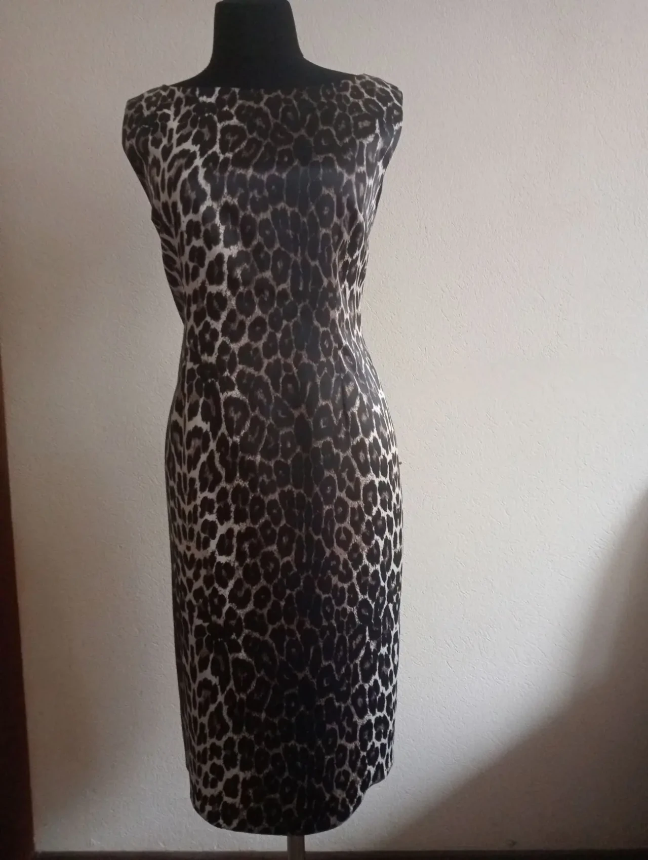 Сукня з леопардовим принтом