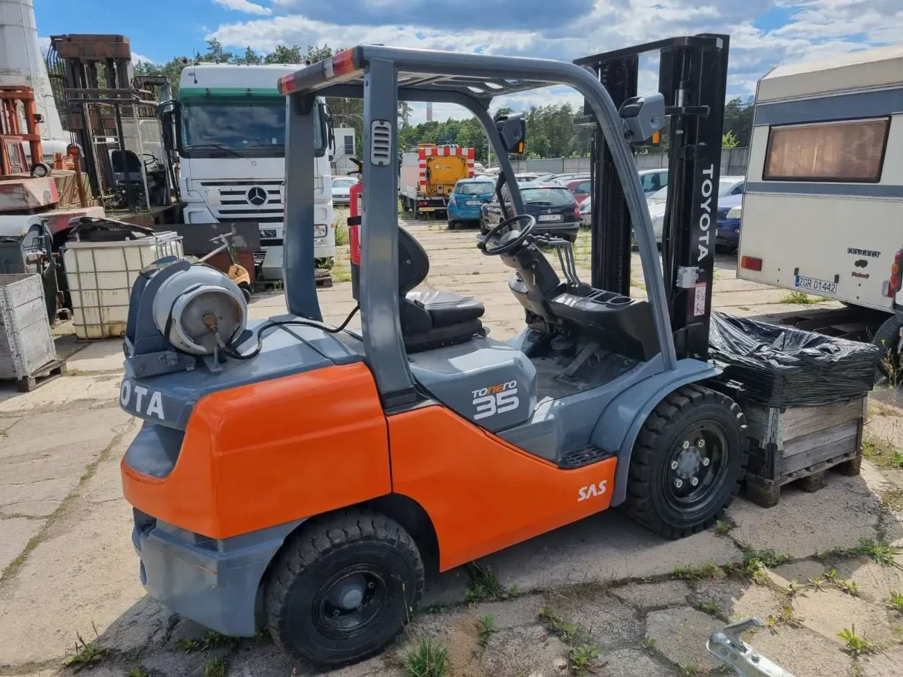 Навантажувач TOYOTA 02-8FGJF35, LPG, вантажопідйомність 3500 3