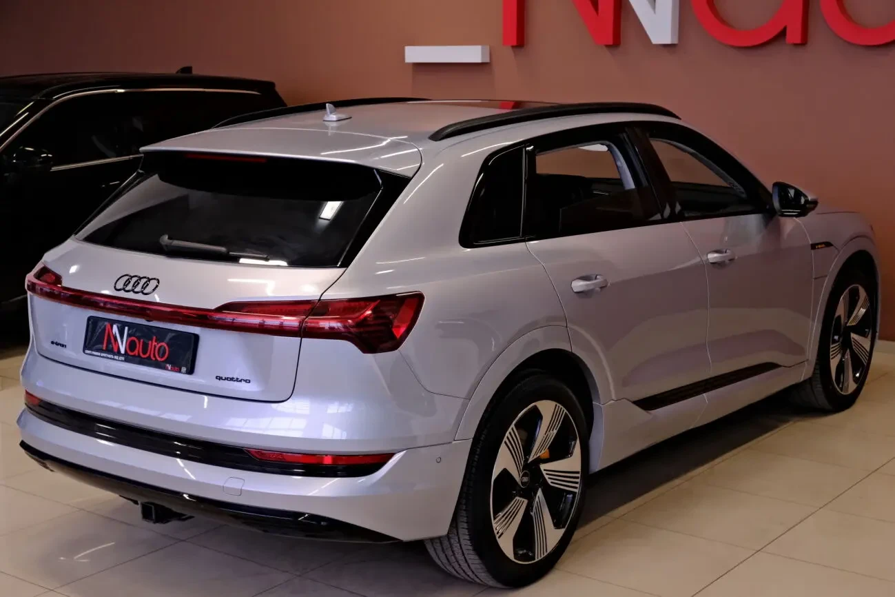 Audi e-tron 5