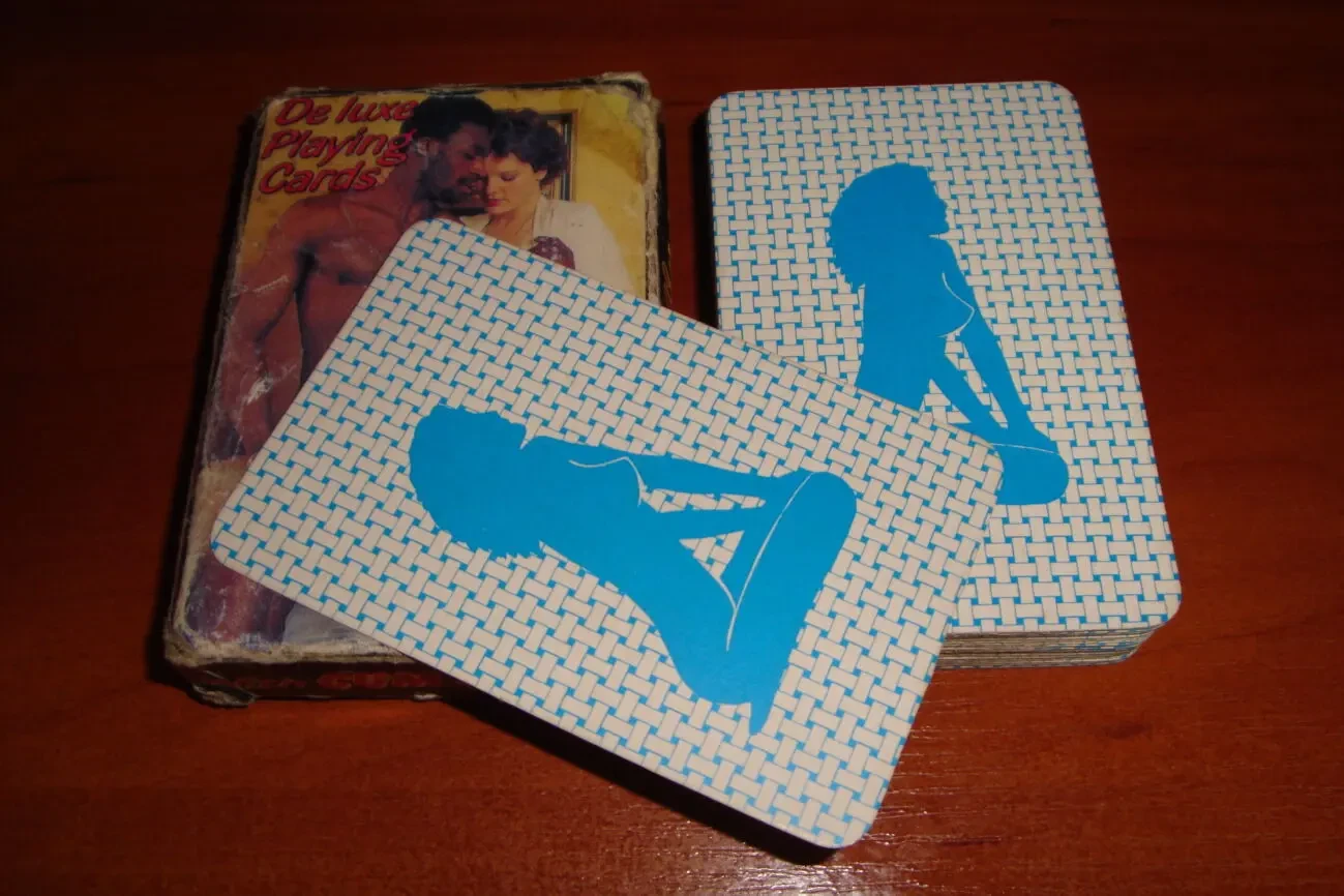 коллекционные игральные карты из 90-х