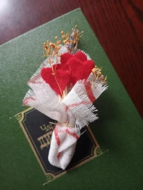 Маленькі букетики з сердечками