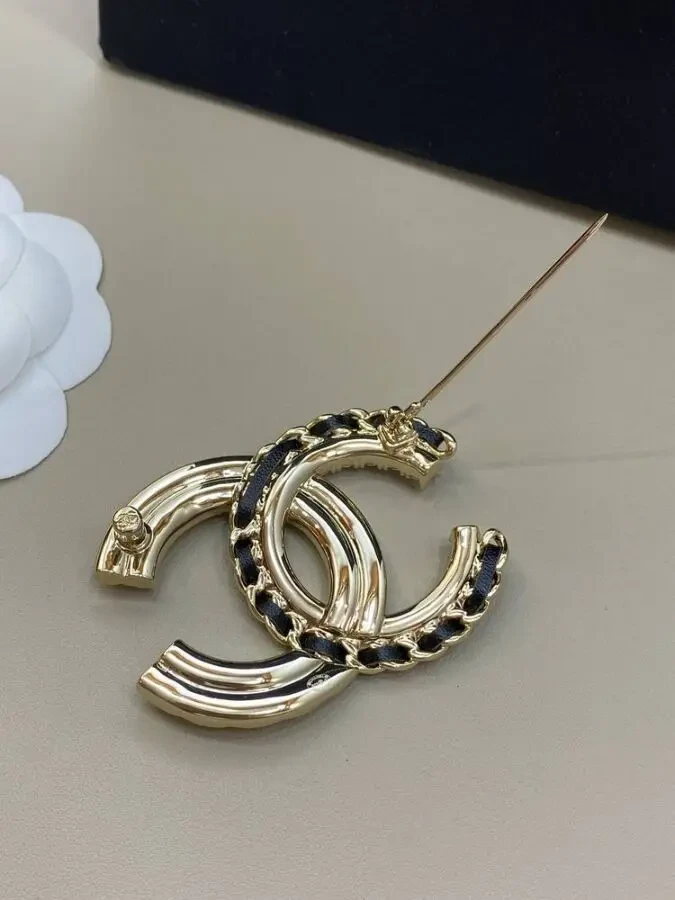 Брошка Chanell 2