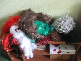 Перуки і дреди жіночі