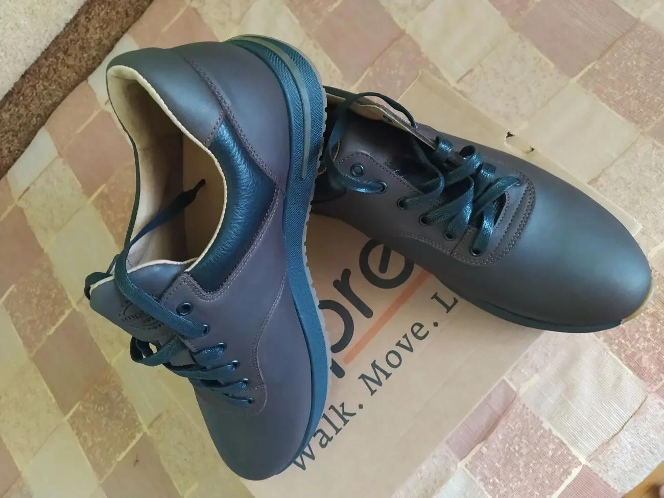 Кросівки чоловічі шкіряні 2