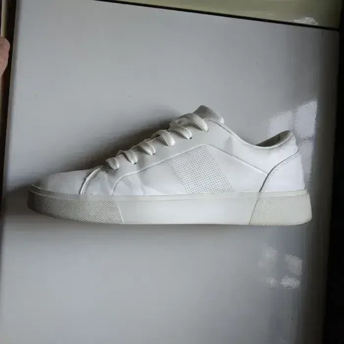 Кросовкі 42 білі 3