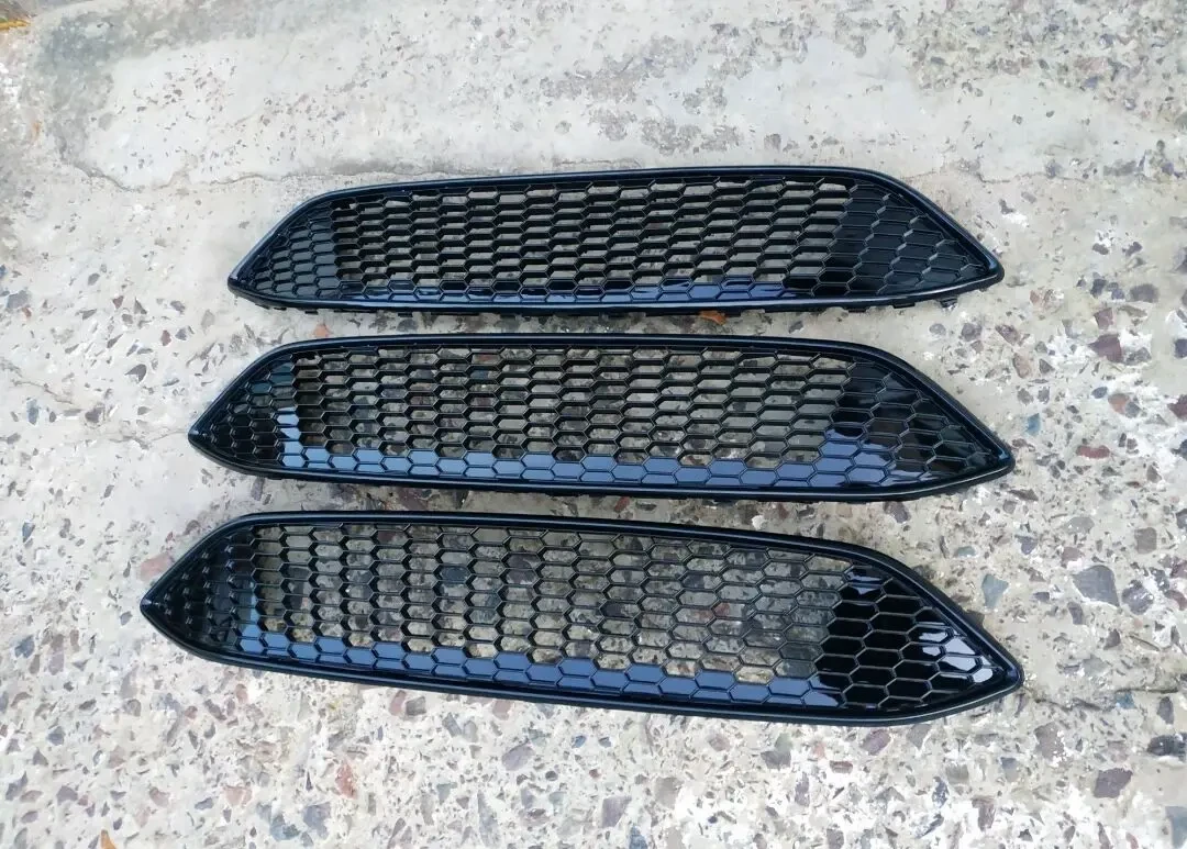 Решітка радіатора Ford Focus USA 15 - 4