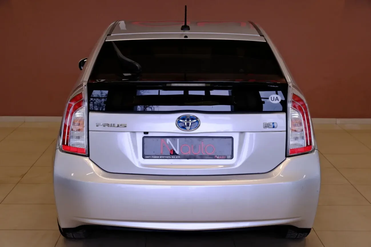 Toyota Prius 6