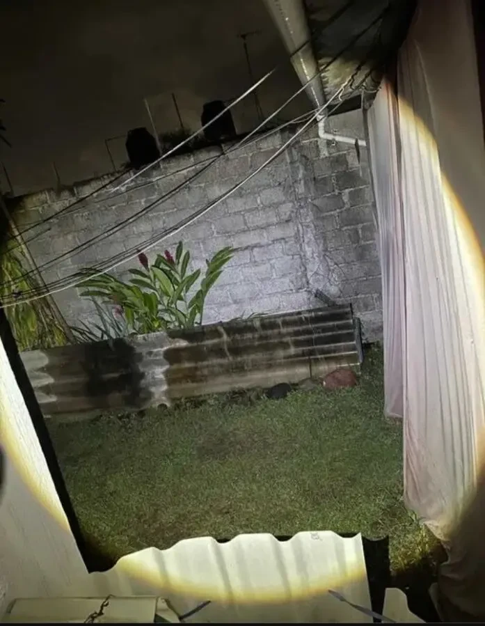 Компактний та легкий LED ліхтарик, якісні матеріали 3