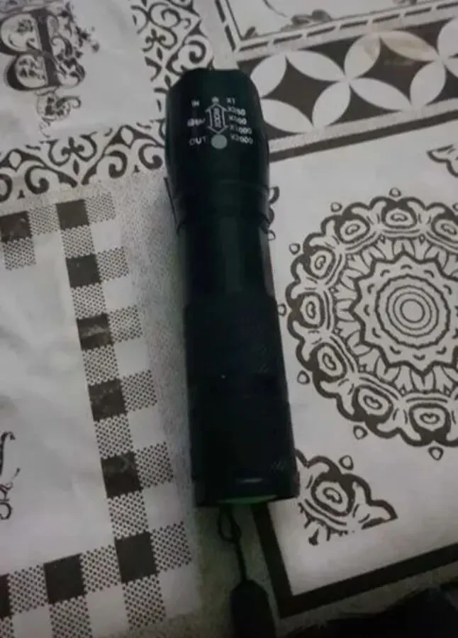 Компактний та легкий LED ліхтарик, якісні матеріали 2