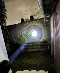 Компактний та легкий LED ліхтарик, якісні матеріали