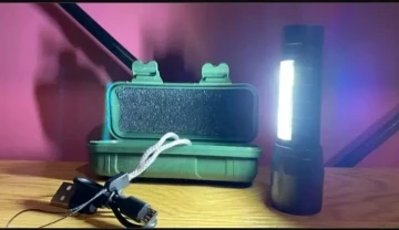 Яскравий flash light USB, В. комплекті кейс і зарядний провід. Ідеаль
