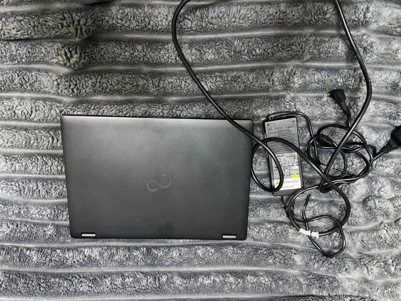 Ноутбук Futjitsu Lifebook E449 3