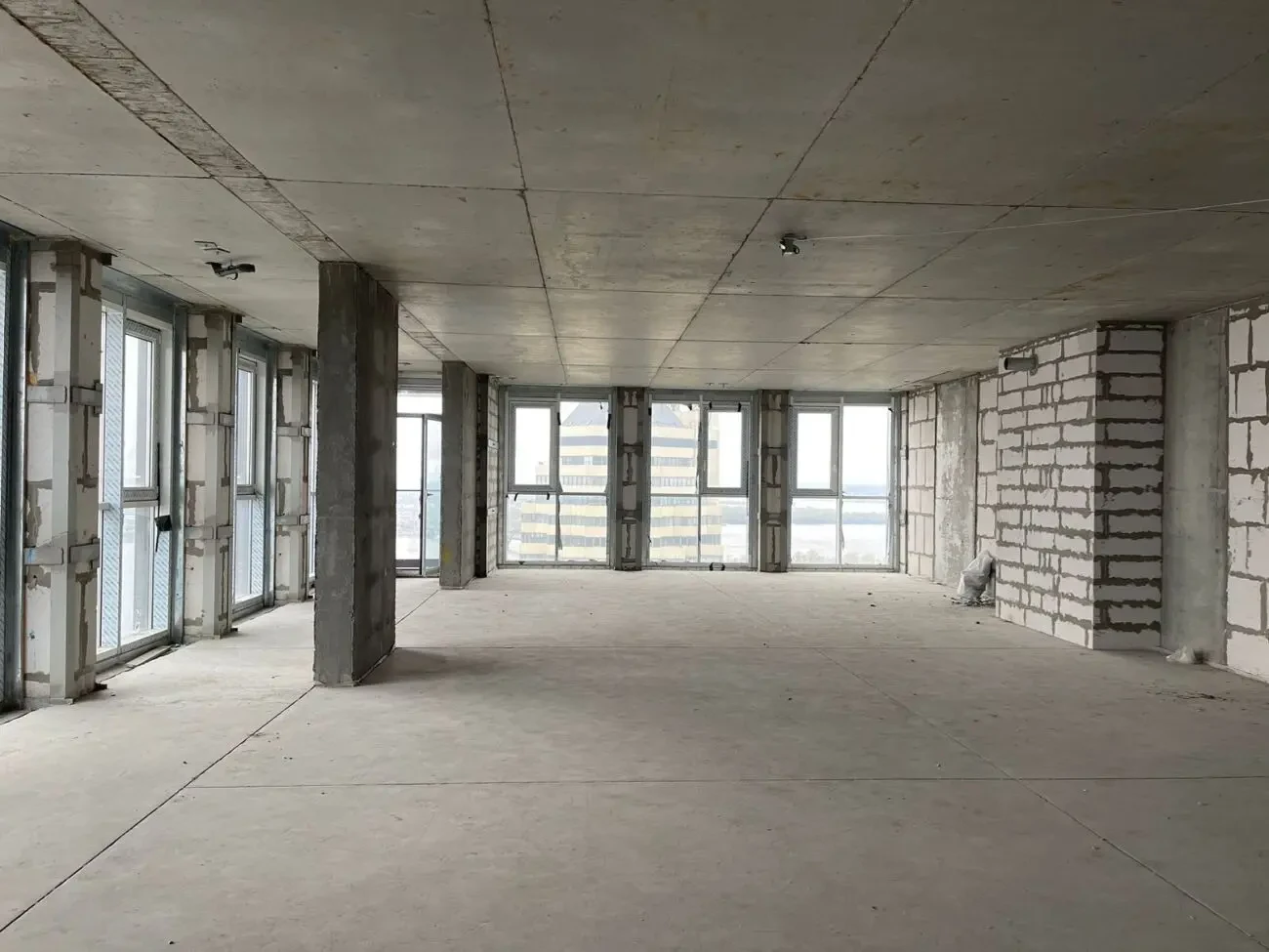 Продам 3-4к квартиру 200м2 ЖК Новодворянский 9