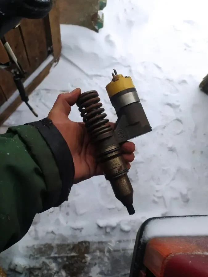 Куплю форсунки cat caterpillar 2