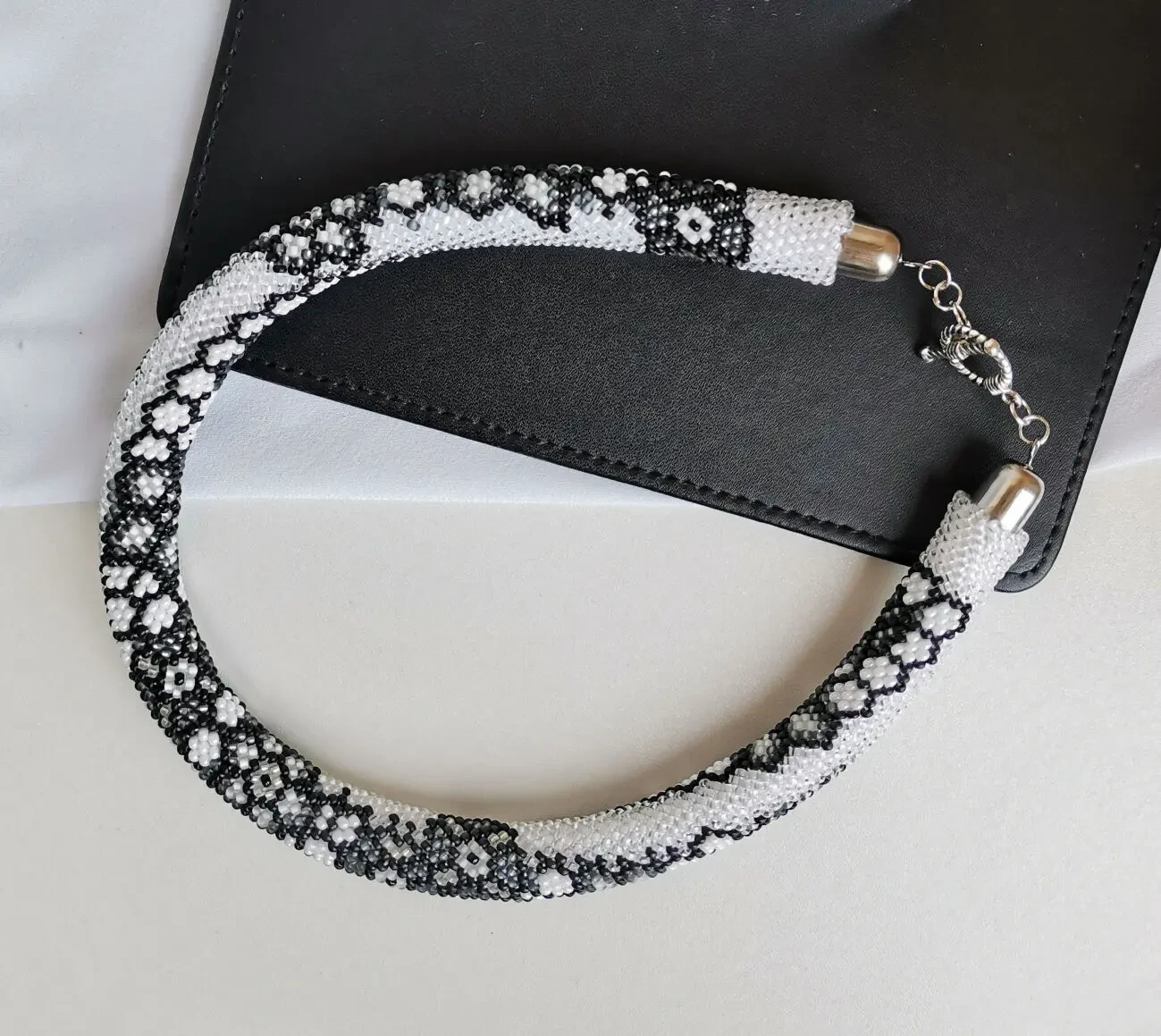 Прикраса із бісеру кольє-джгут Ажурні мрії 5