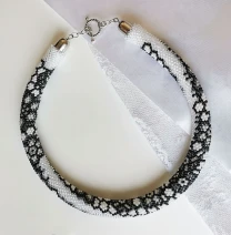 Прикраса із бісеру кольє-джгут Ажурні мрії