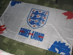 Прапор збірної Англії по футболу, з гаслом