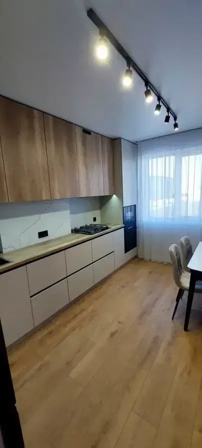 Оренда 2 кім кв в Центрі 2