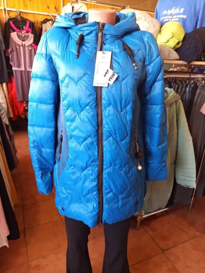 Стильная весенняя женская стеганая куртка в синем цвете 50, 56