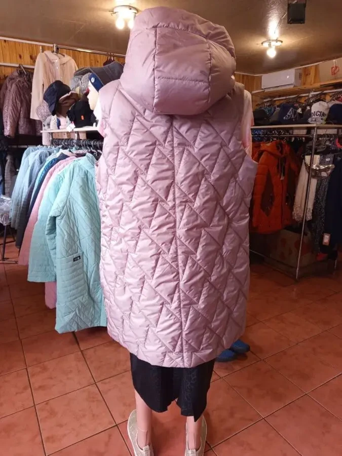 Удлиненный стеганый жилет с капюшоном 54-70р 2