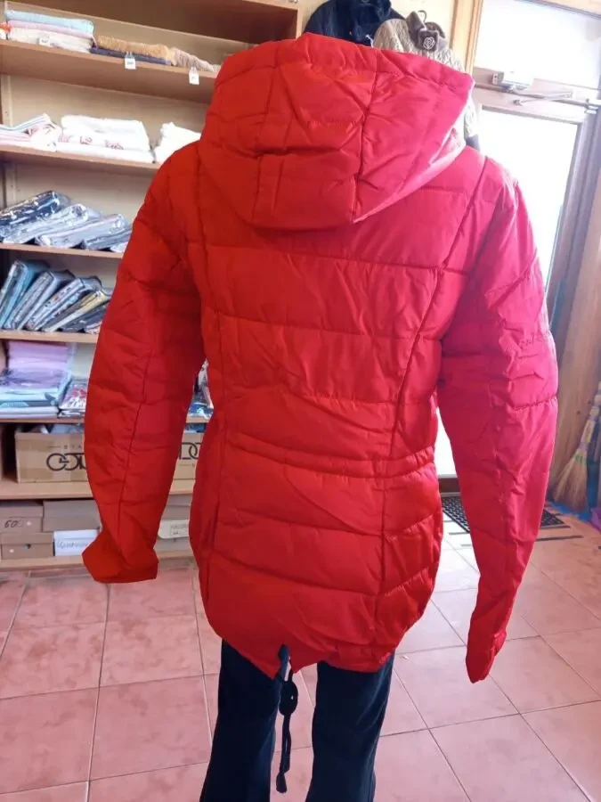 Стильная демисезонная куртка 42-46р 4