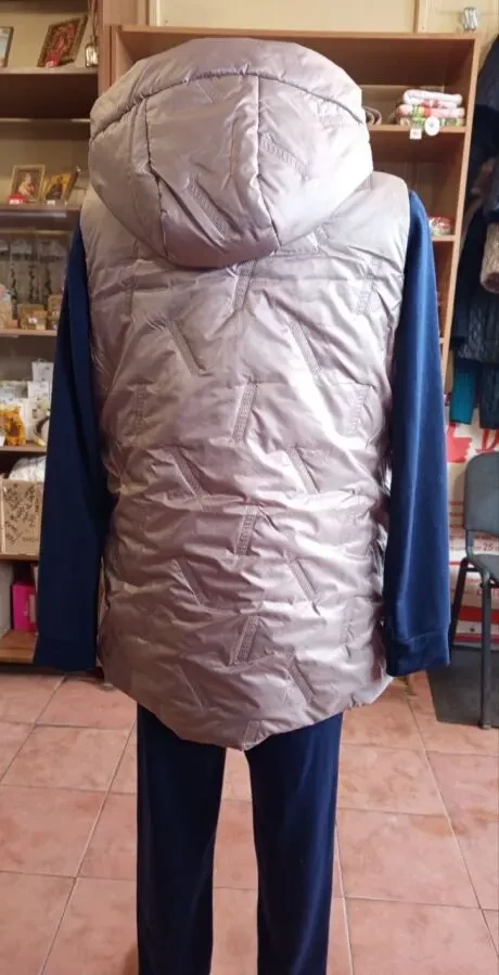 Жилет с капюшоном 2