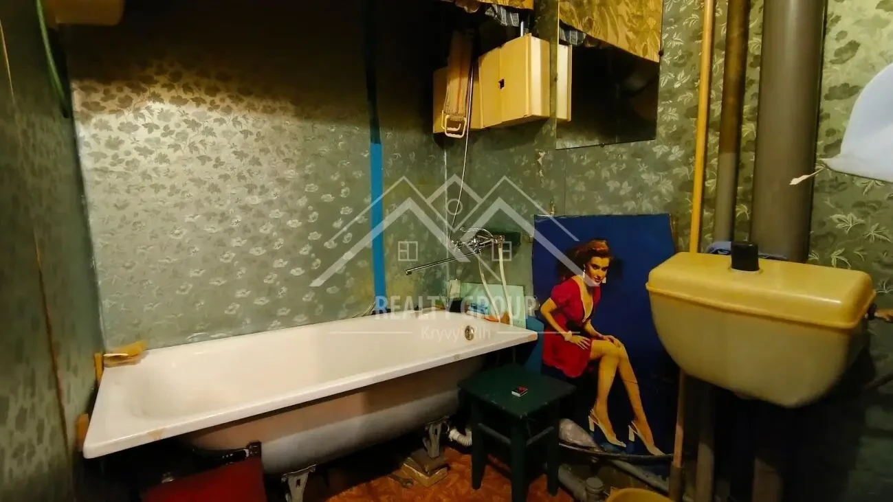 Продам 2к біля ЦМ-ринку 9