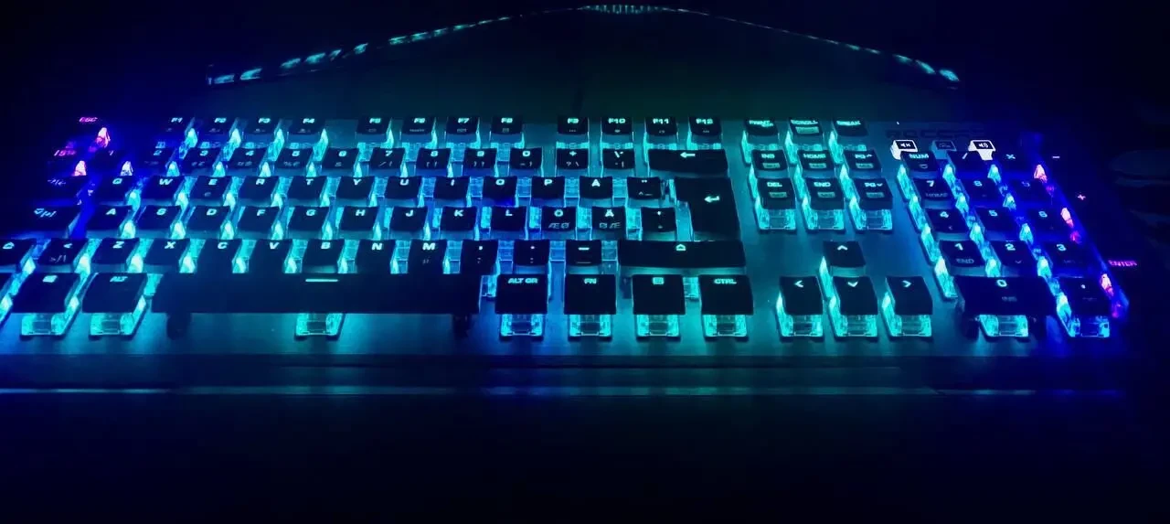 Клавіатура Roccat Vulcan 120 AIMO 3