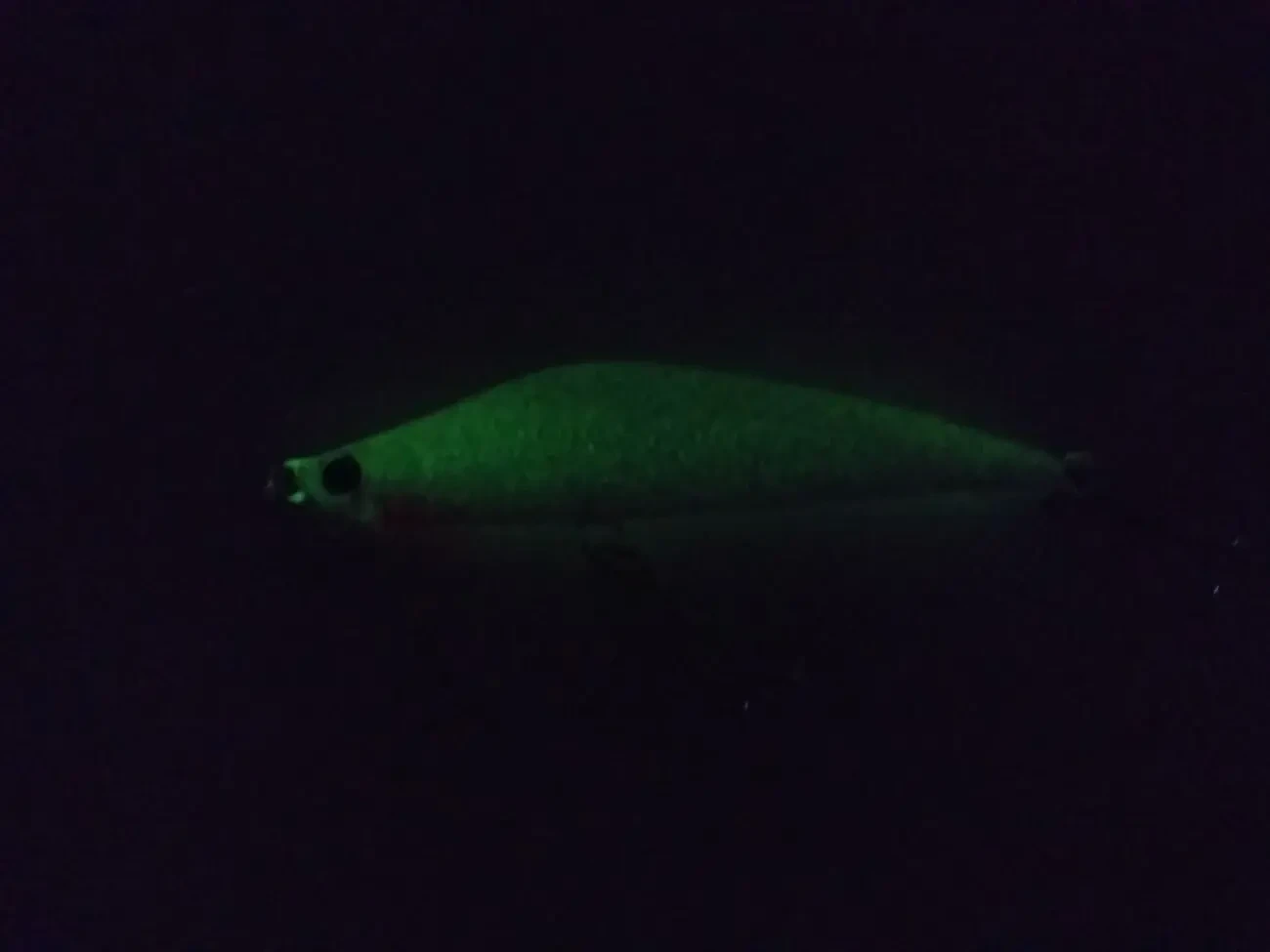 Воблер люминесцентный Светится в темноте 3