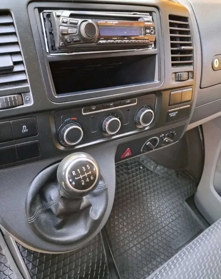 Volkswagen Transporter T5 7
