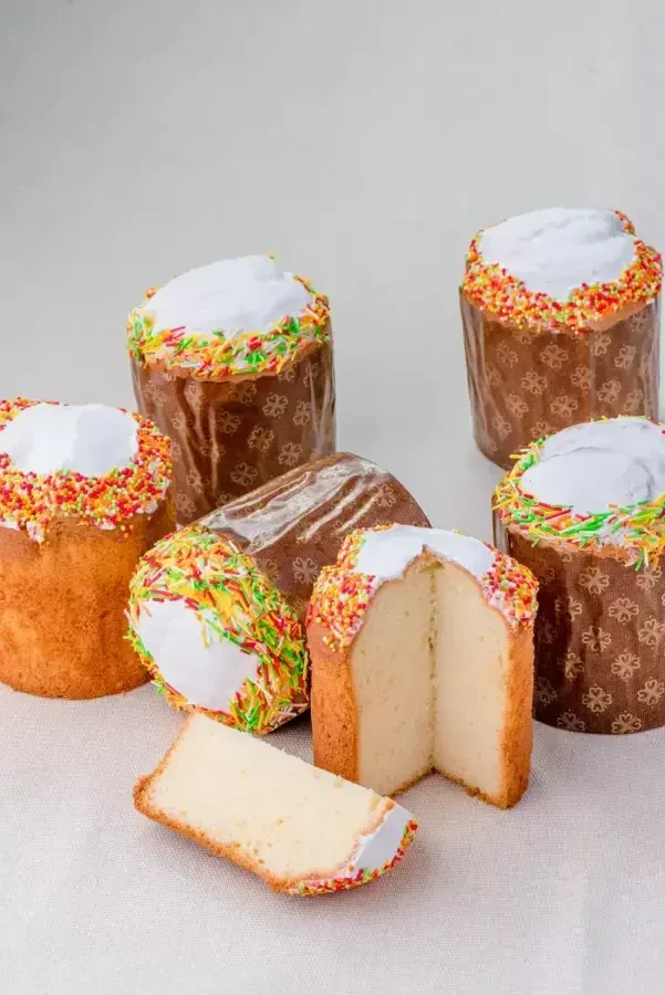 Приймаємо замовлення на сирну паску, Панеттон та кекси крупним оптом