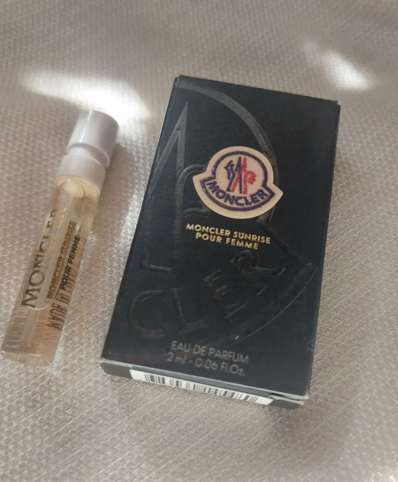 Женская парфюмированная вода пробник Moncler Sunrise Pour Femme