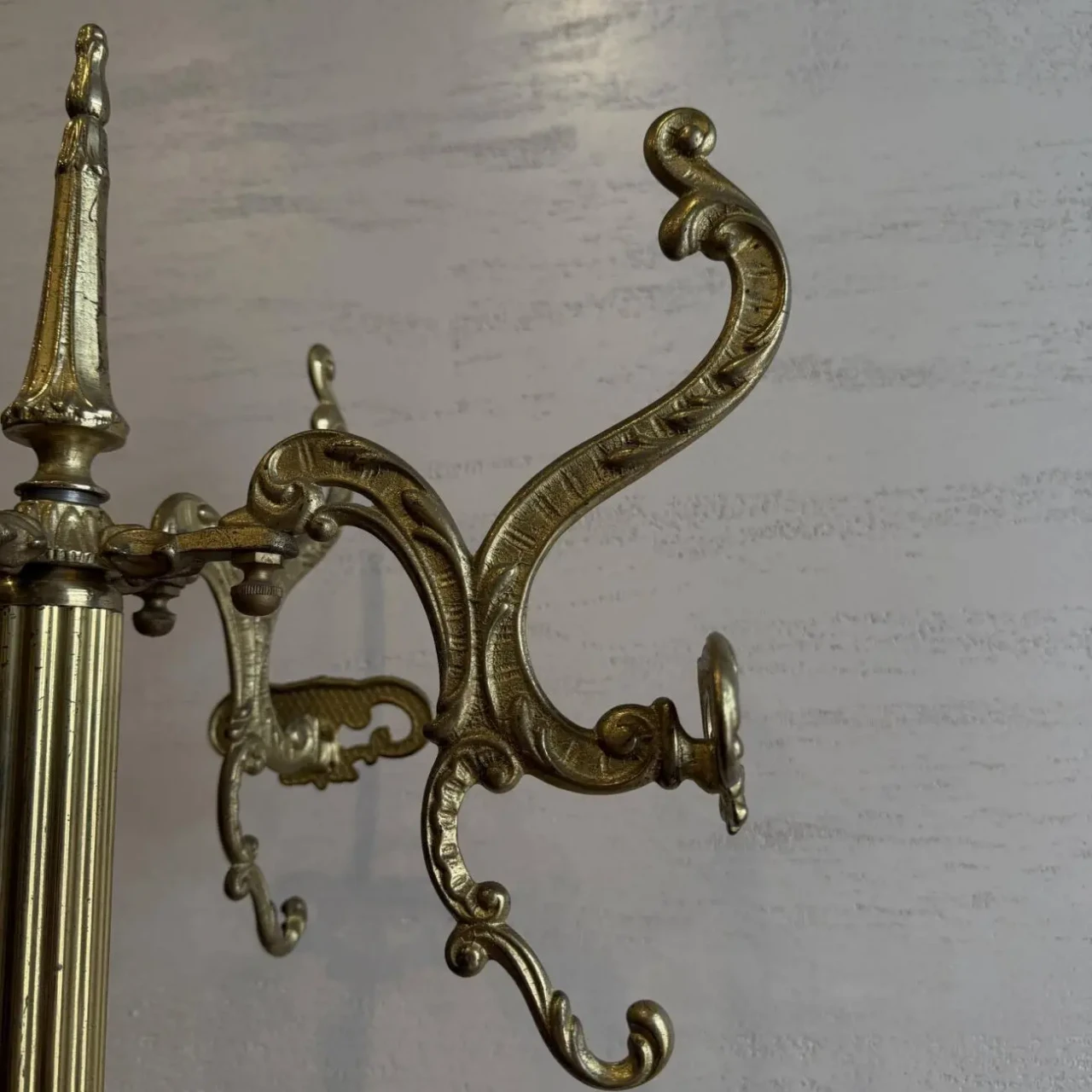Вішалка для одягу вінтаж з Європи бронза 4