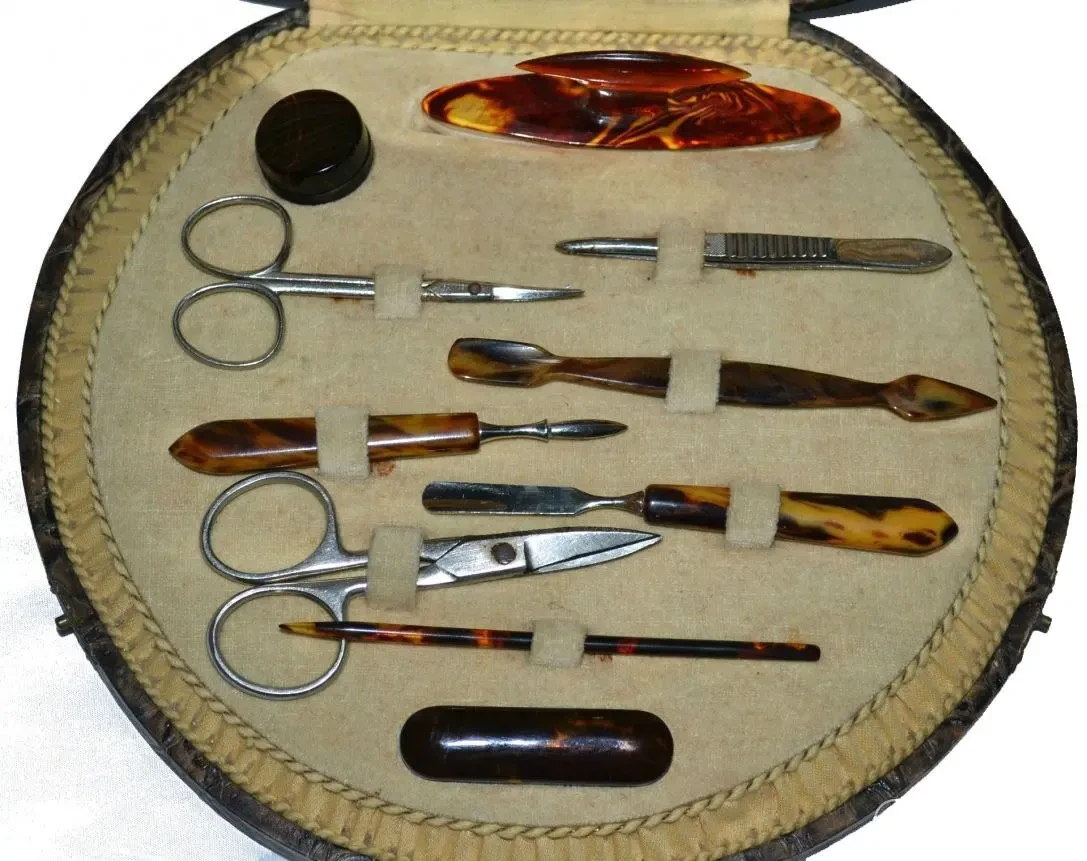 Антикварный маникюрный набор 2