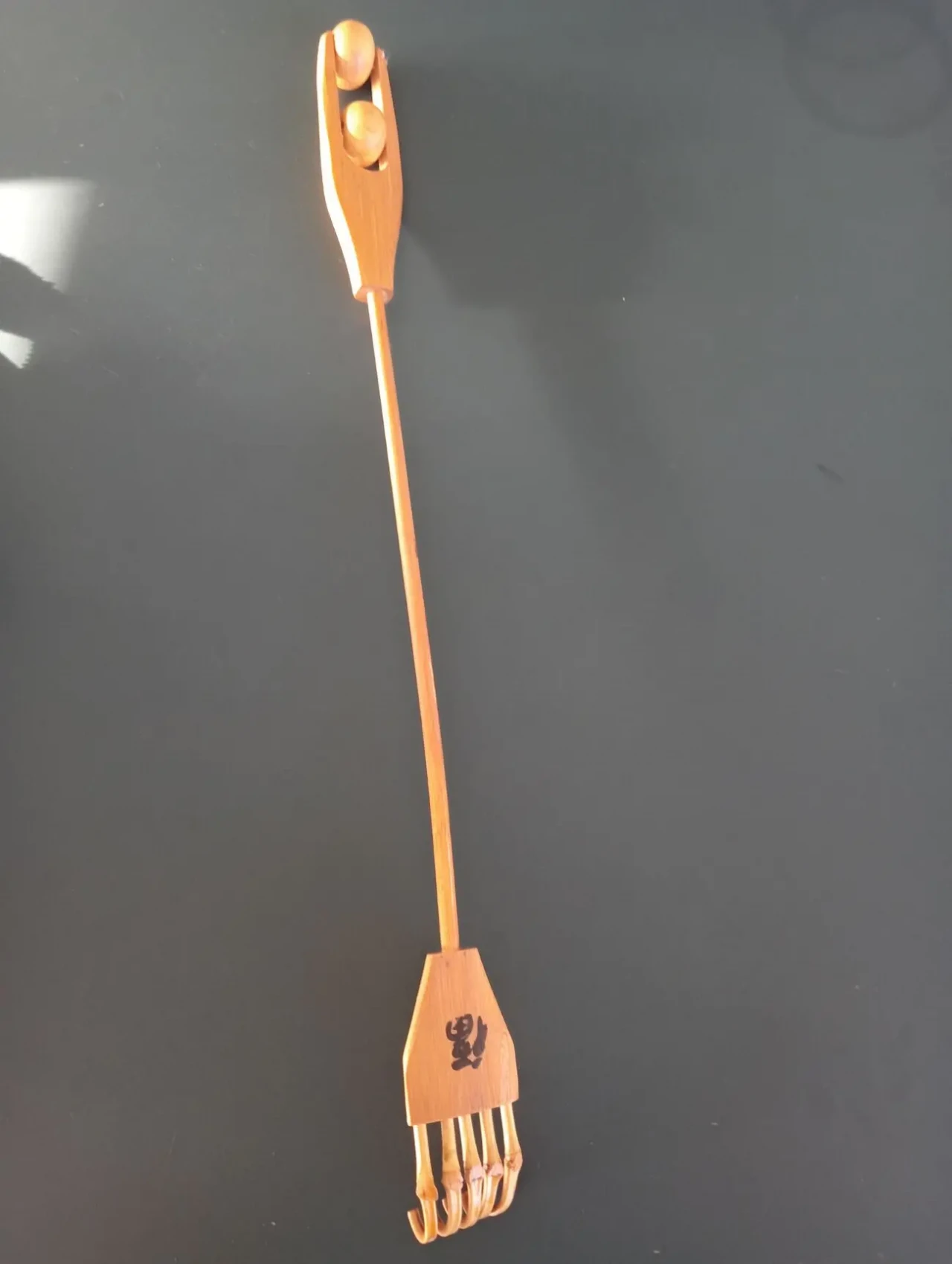 Чесалка-масажер для спини 4