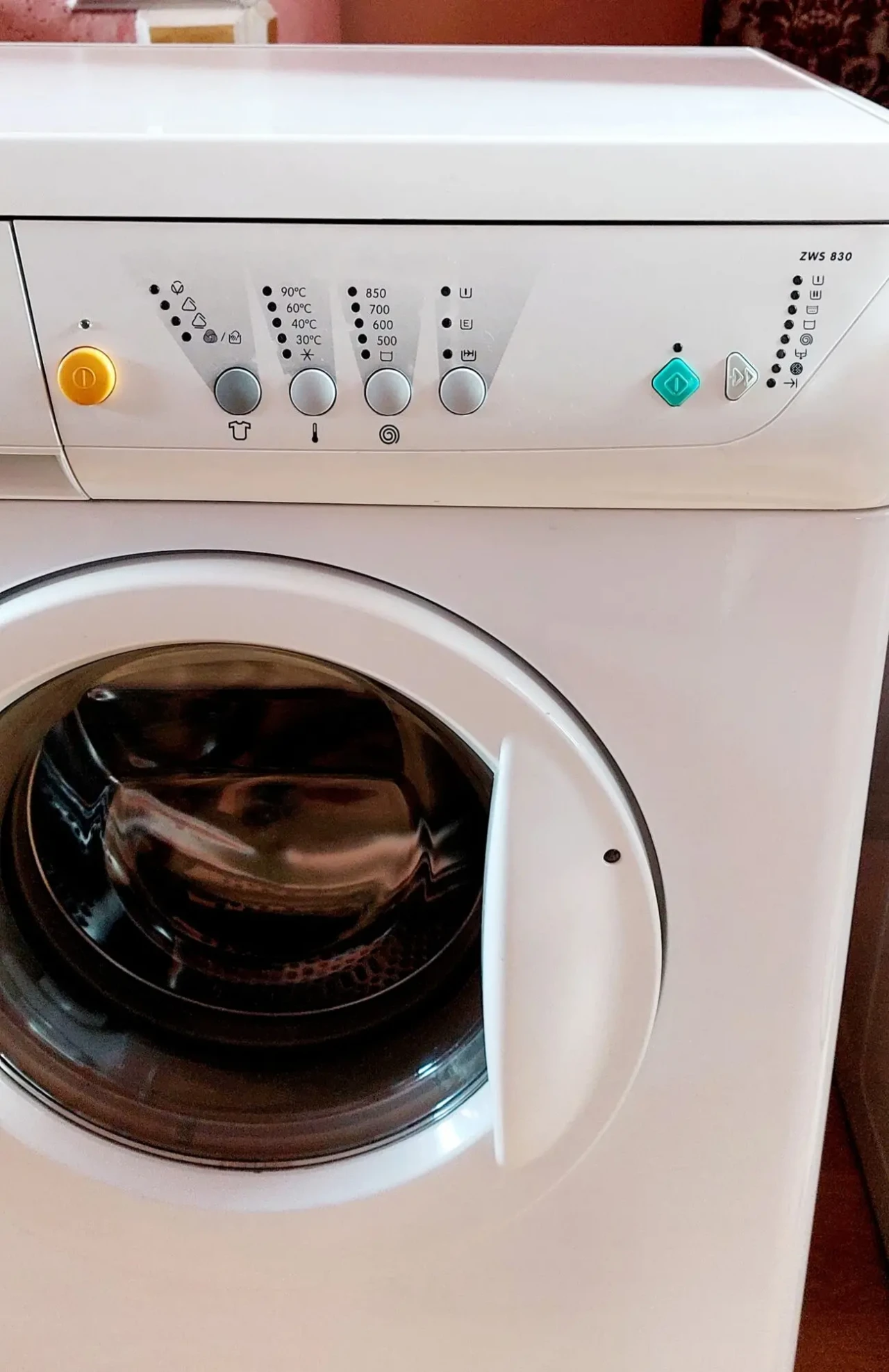 Пралка Zanussi ZWS 830, Італія 2