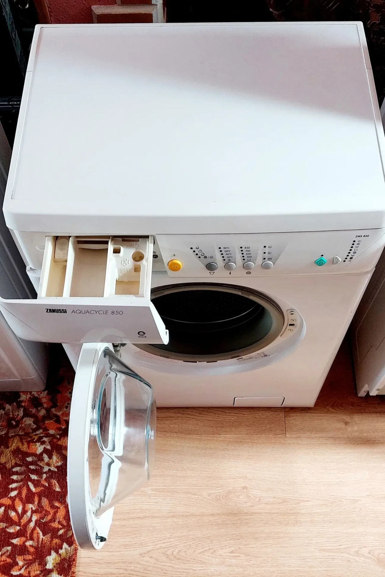 Пралка Zanussi ZWS 830, Італія 3