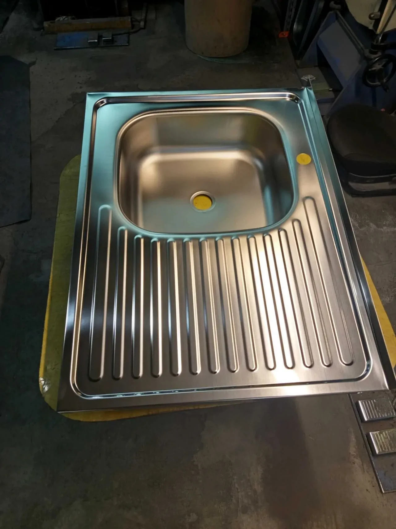 Кухонна мийка. Мийка Накладна