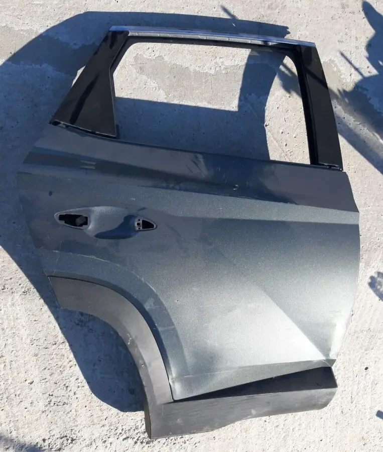 Hyundai Tucson двері задні 77004N7005