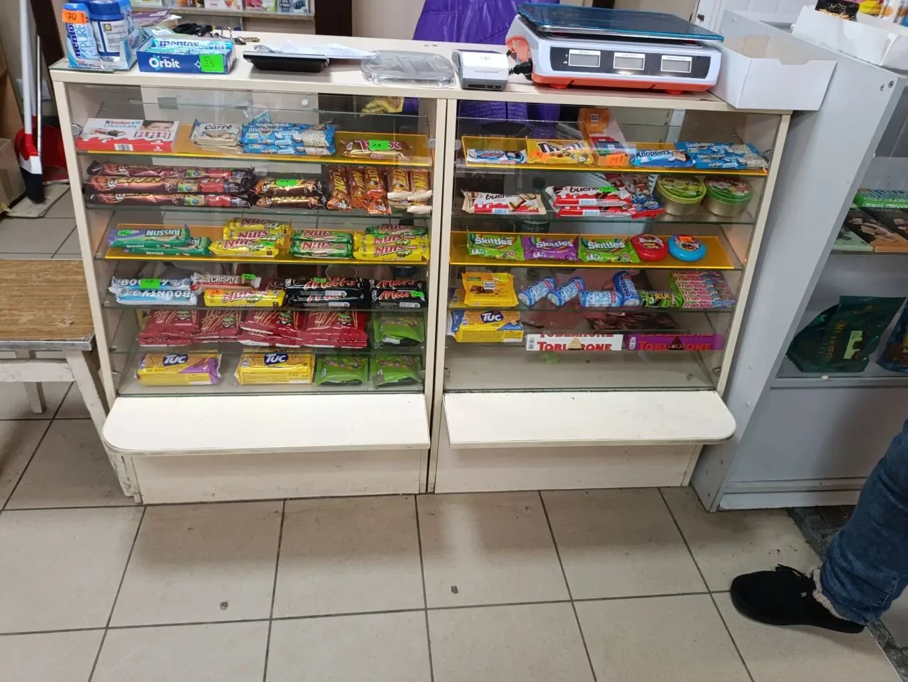 Продам холодильні вітрини та торгівельні вітрини