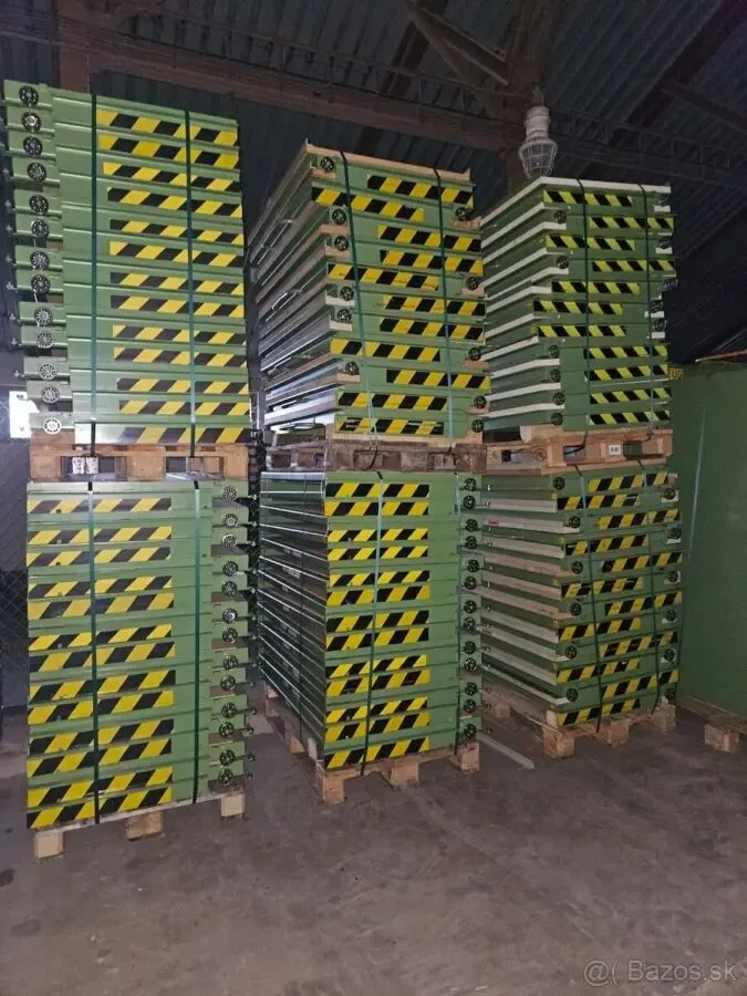 Міцні висувні стелажі 9