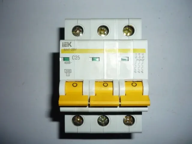 Автоматичний вимикач В25 5