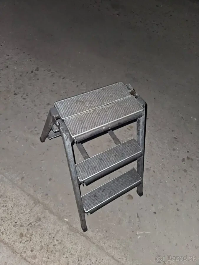 Складні алюмінієві драбини