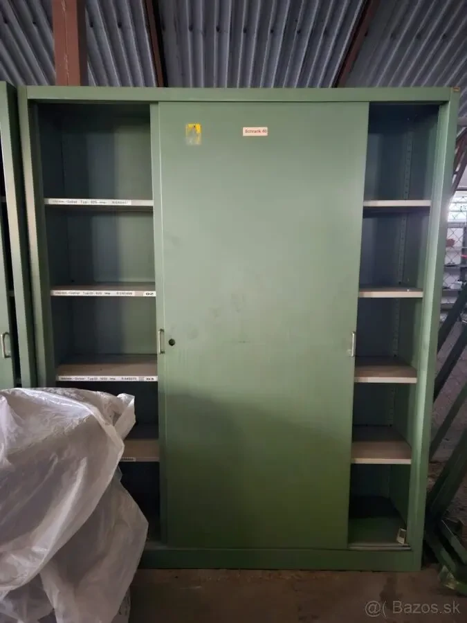 Металева шафа з розсувними 2